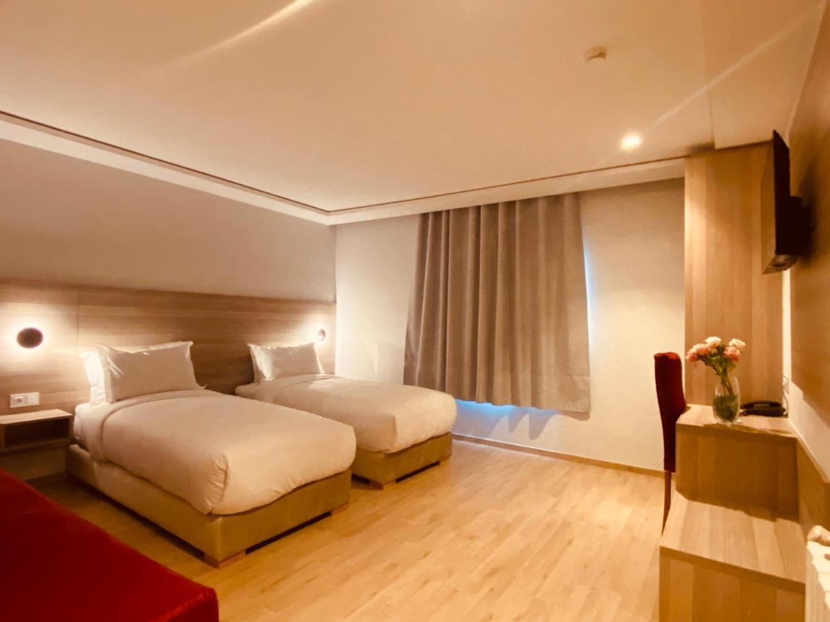 Fajr Hotel Уджда Екстериор снимка